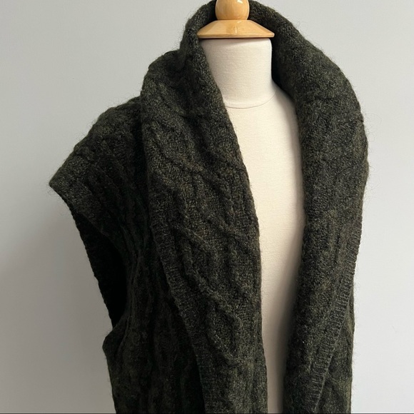 Alice + Olivia Alpaca Wool Knit Sweater Vest - Picture 3 of 13